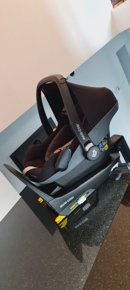 Maxi-Cosi Pebble Pro + baza ISOFIX 3