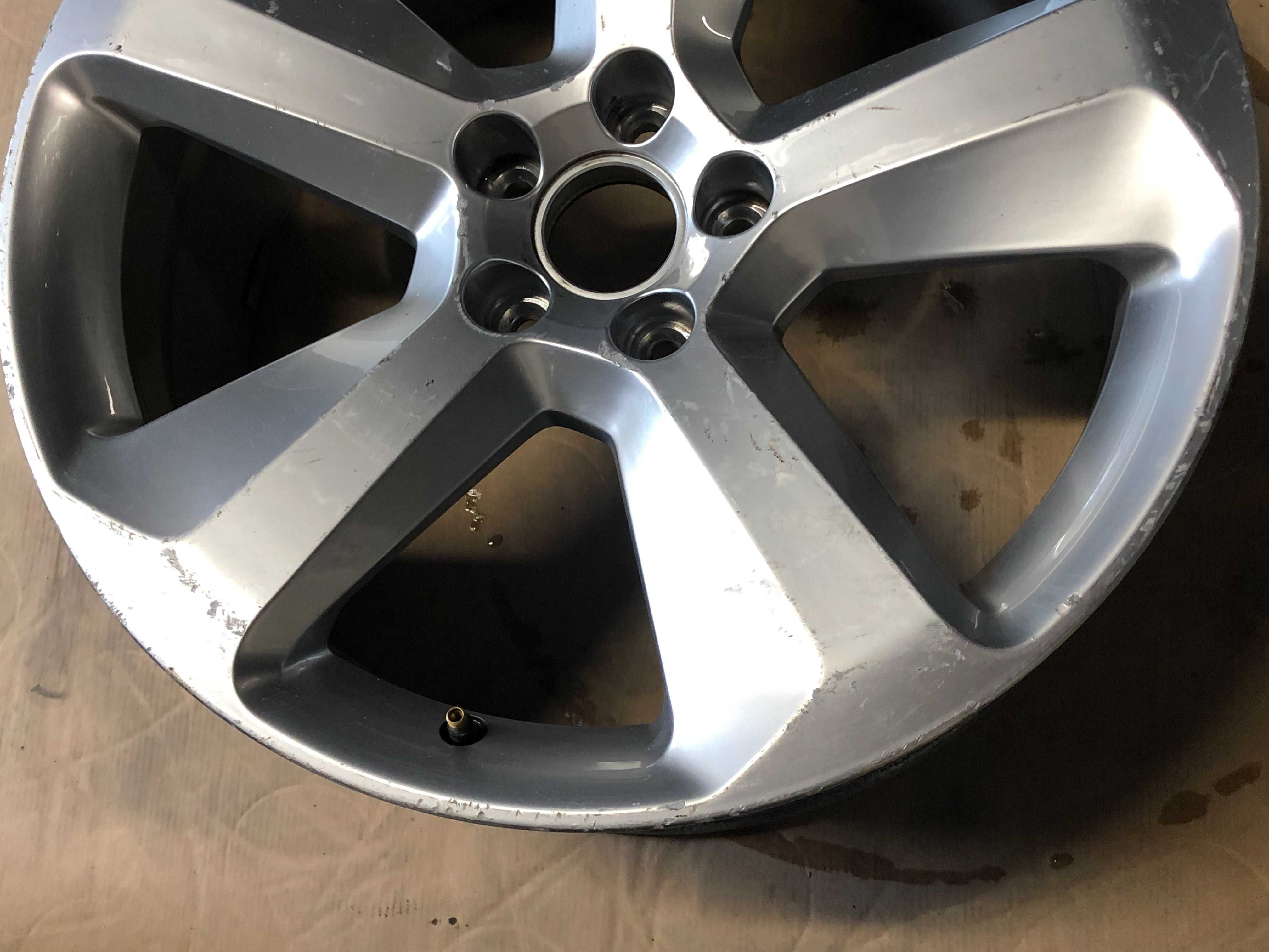 Felga pojedyncza AUDI 8Jx19 ET27 8R0