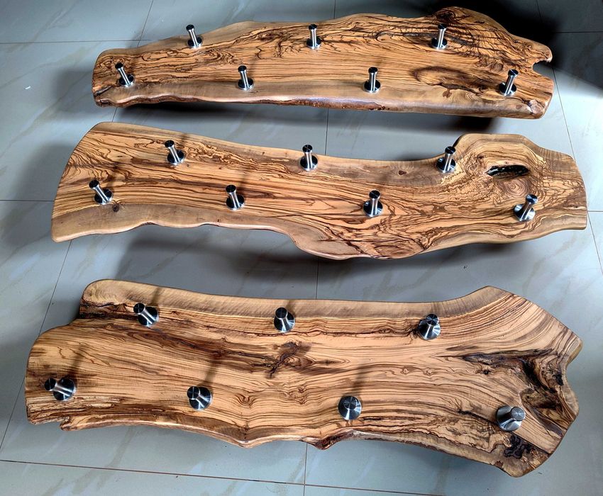 Wieszak na ubrania ,drewno oliwne