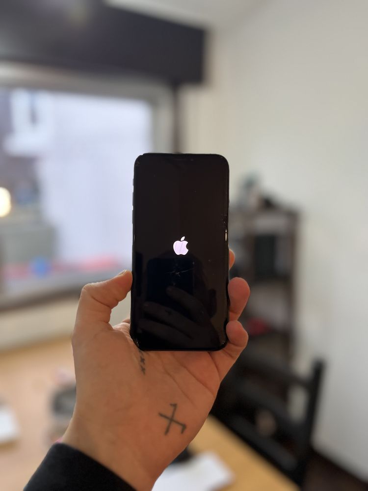 iPhone XS - Ecrã partido Touch OK!