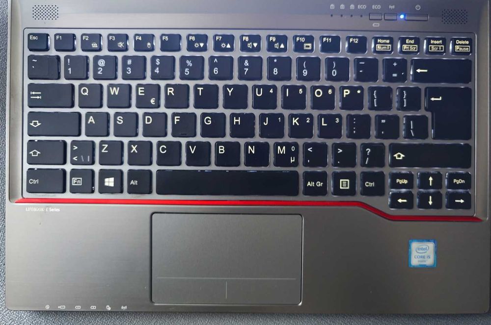 Laptop Fujitsu Lifebook E736 13.3" I5 2.4GHz 8/256GB bat 90% CD DVD