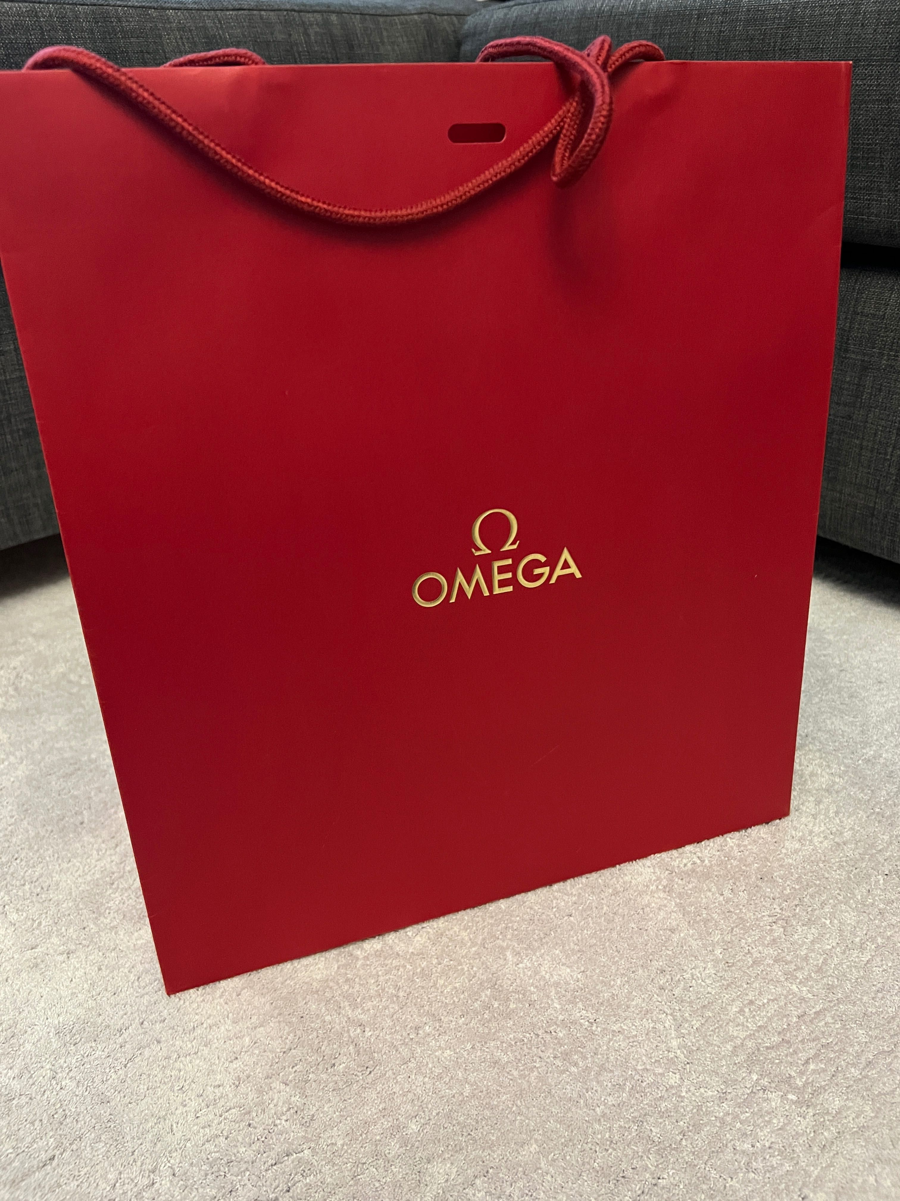 Omega nowa torba papierowa czerwona elegancka