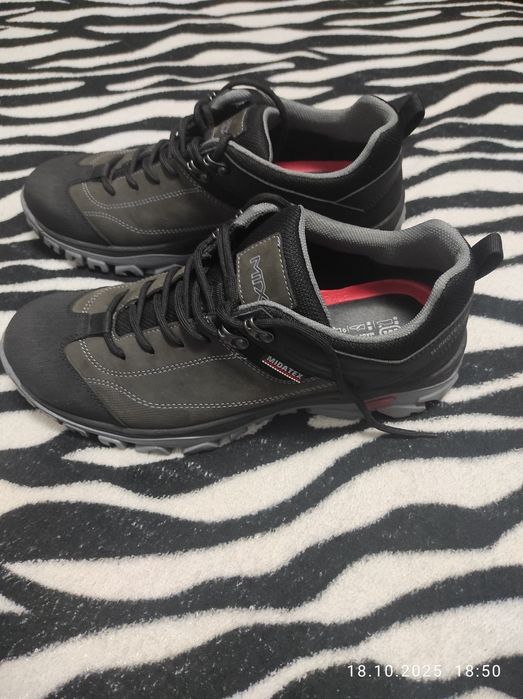 Стильные кожаные кроссовки + замша