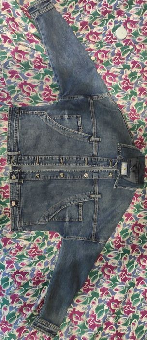 Джинсова вкорочена куртка,р.S,L .