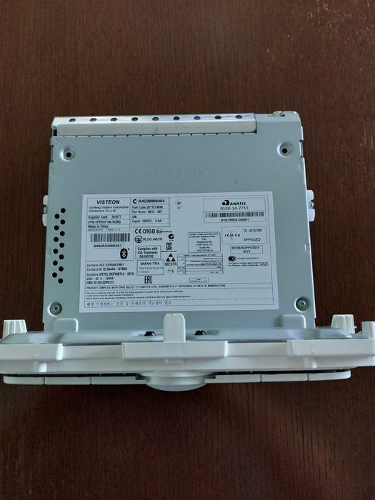 Nowe radio do smart 453 białe