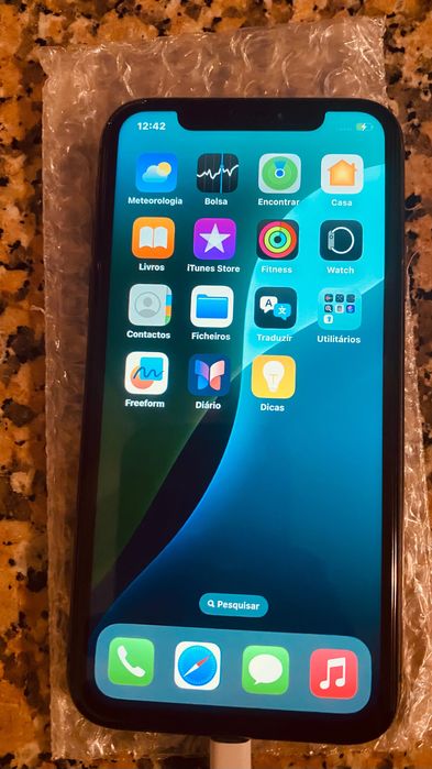 iPhone 11 em bom estado