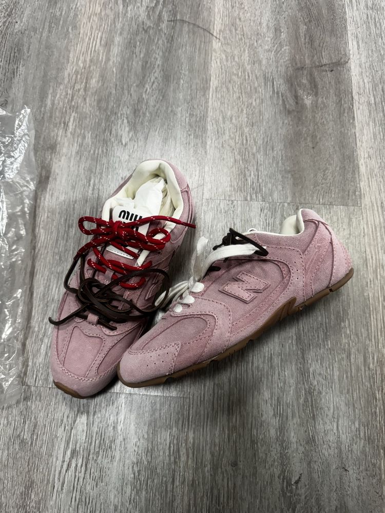 Adidasy New Balance Miu Miu