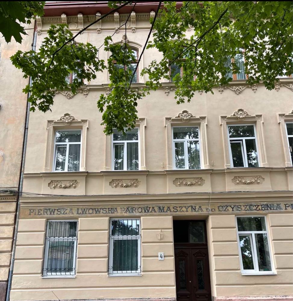 Квартира з терасою та панорамним видом у серці Львова!