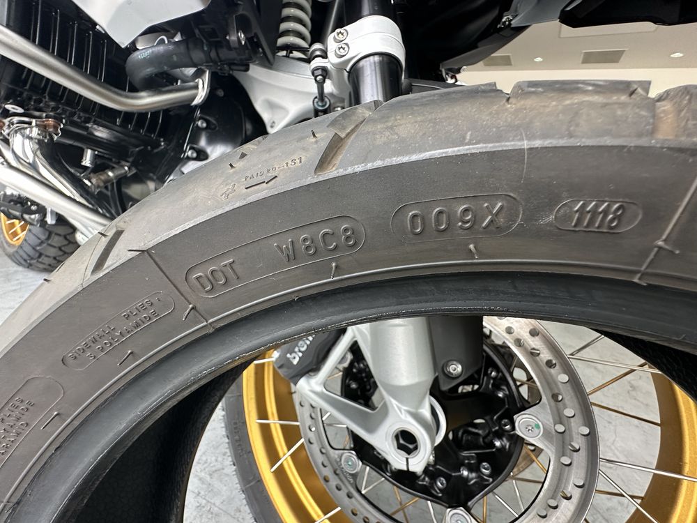 Opony motocyklowe Michelin Anakee III komplet