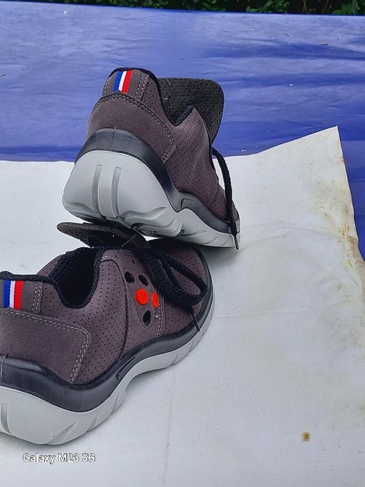 Buty robocze rozm 42 francuskie wzmacniane noski wytrzymałe i solidne