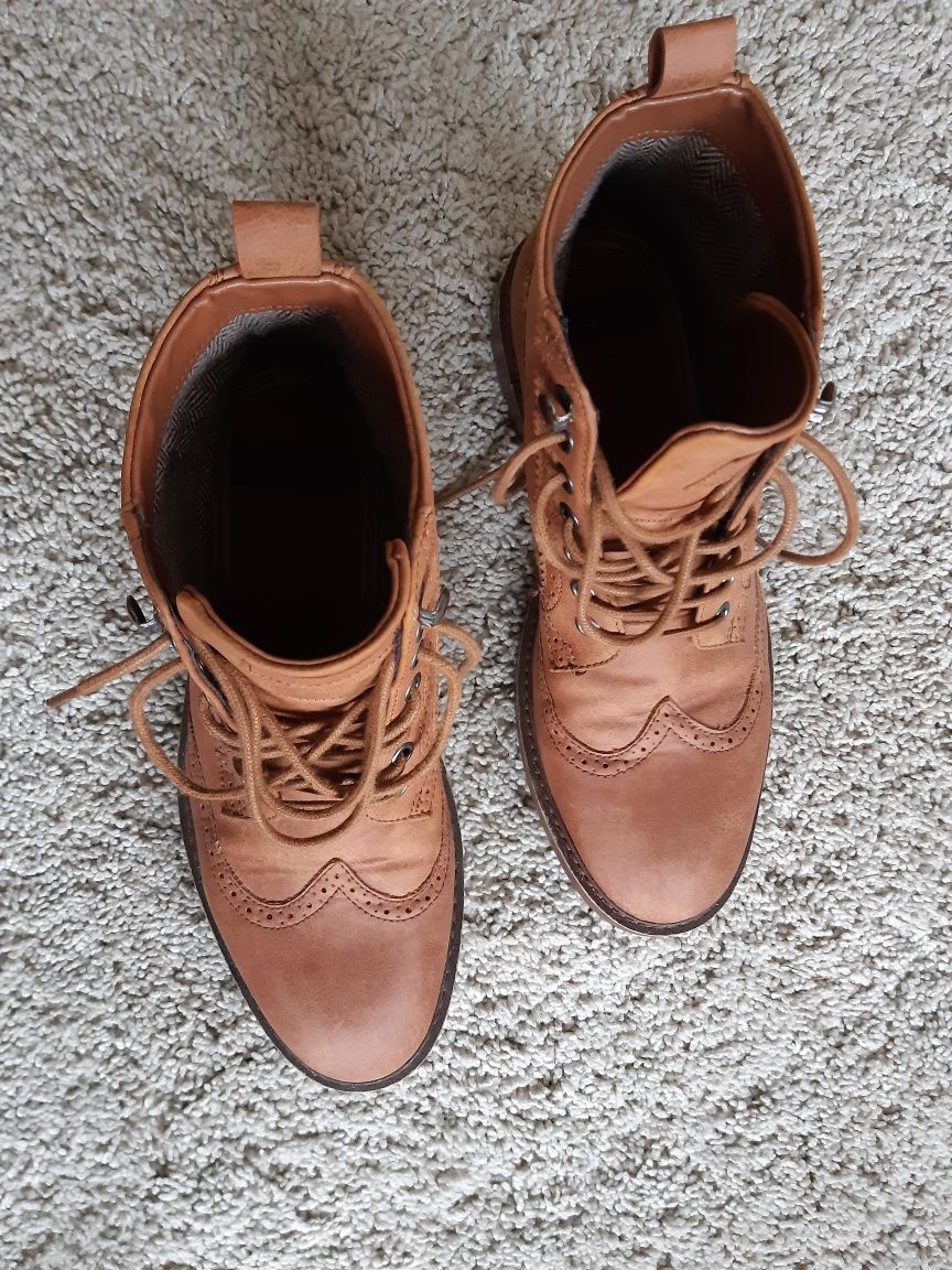 Botas pele brogues Pull&Bear 40