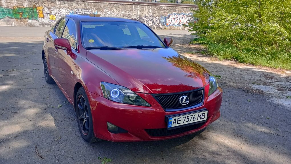 Продам  LEXUS  IS 250