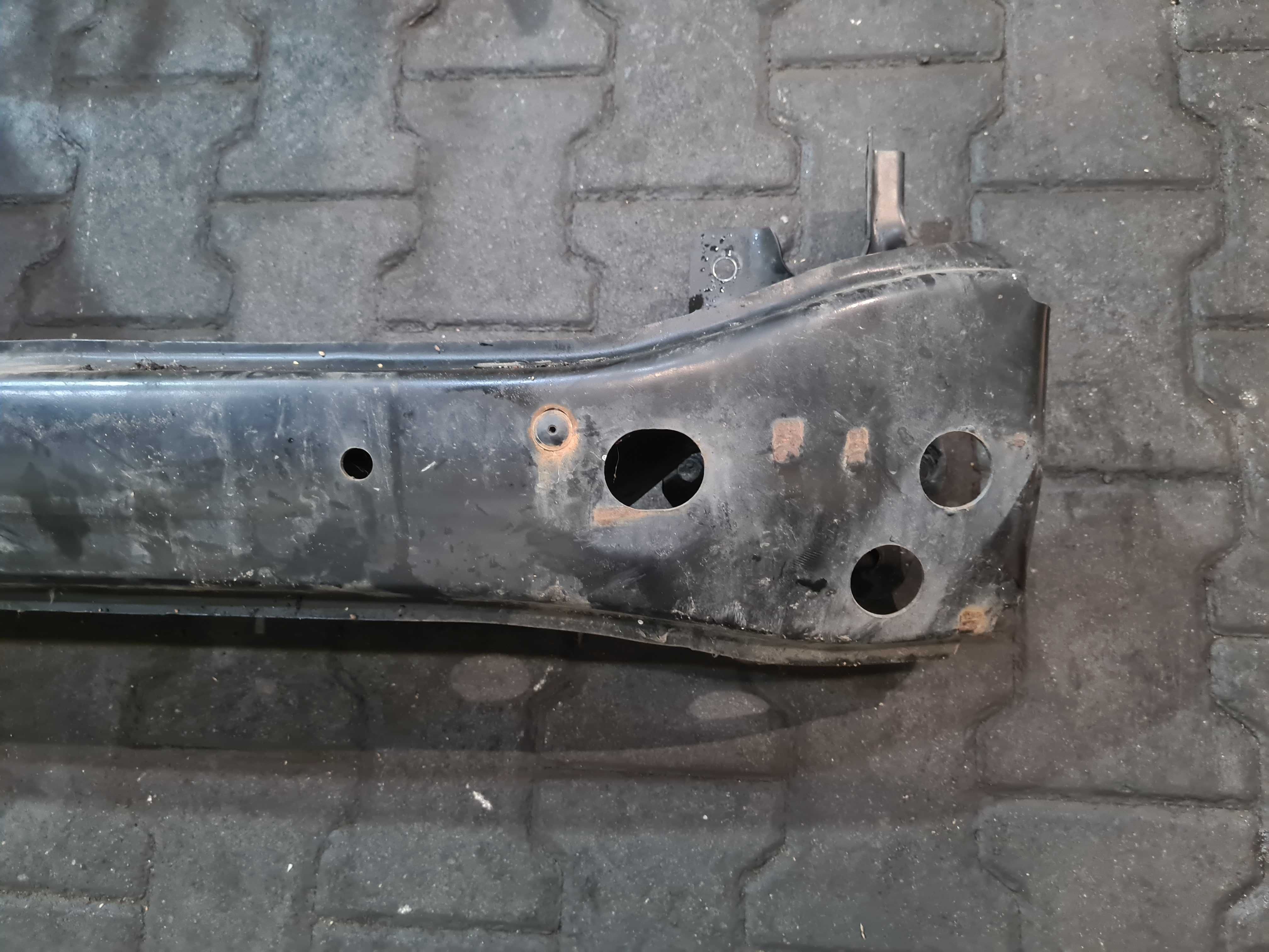 VW T5 2.5 belka wzmocnienie zderzaka przód