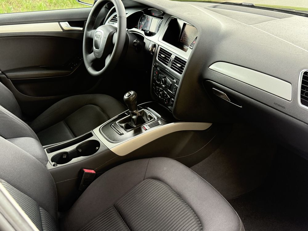 Audi A4_B8_17 Alusy_Bezwypadek_LED_2.0 TDI -Manual_Mega Zadbana!!