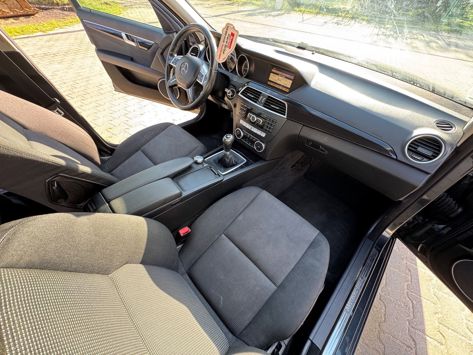 Mercedes-Benz Klasa C 152tys.km LIFT klimatyzacja tempomat nawigacja NOWE TARCZE I KLOCKI