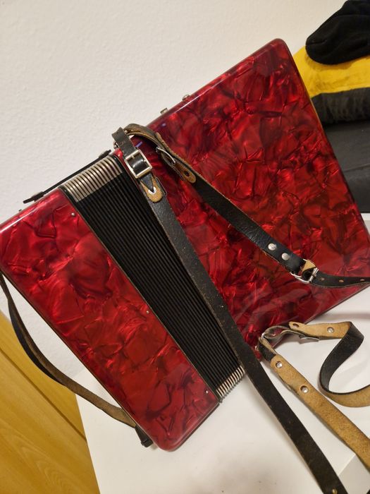 Akordeon Weltmeister Serino – Niemcy, stan bardzo dobry, sprawny – 110