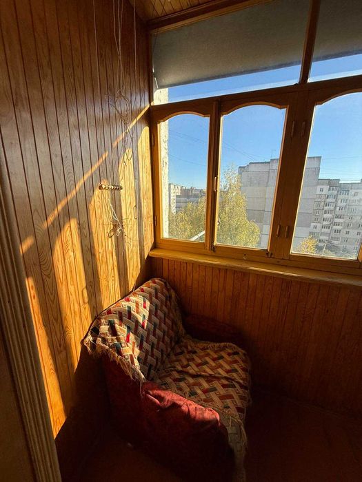 Продається затишна 1-кімнатна квартира на Озерні!