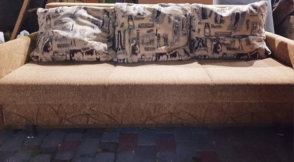 Продам диван еврокнижку книжку