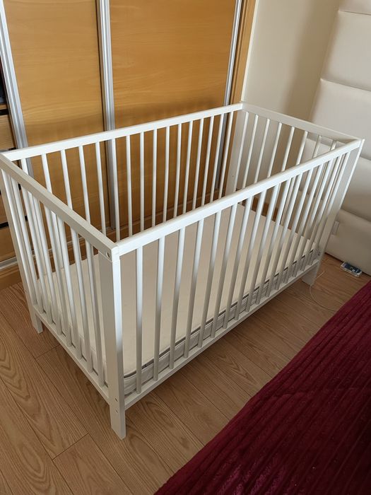 Vendo Berço e colchão