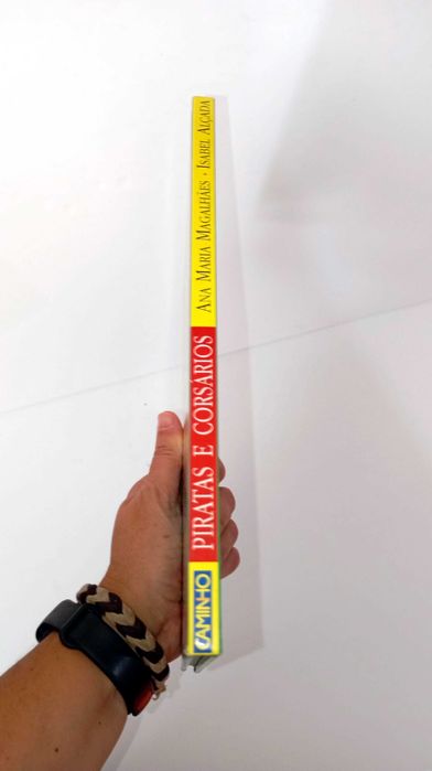 Piratas e Corsários - Ana Maria Magalhães