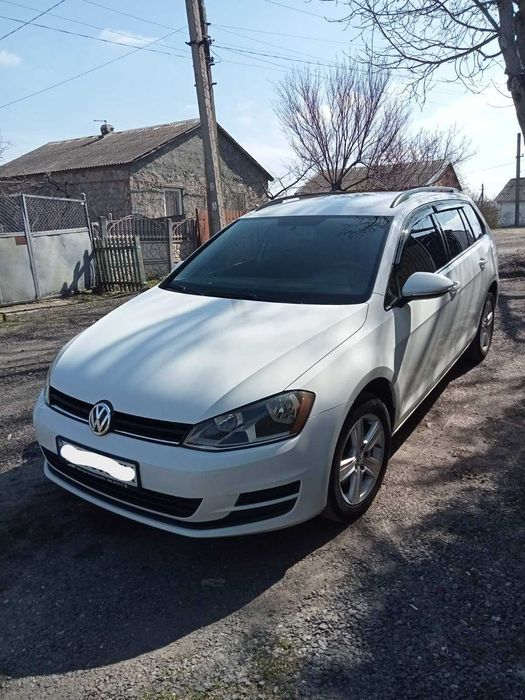 Продам машину Volswagen Golf 2015 року