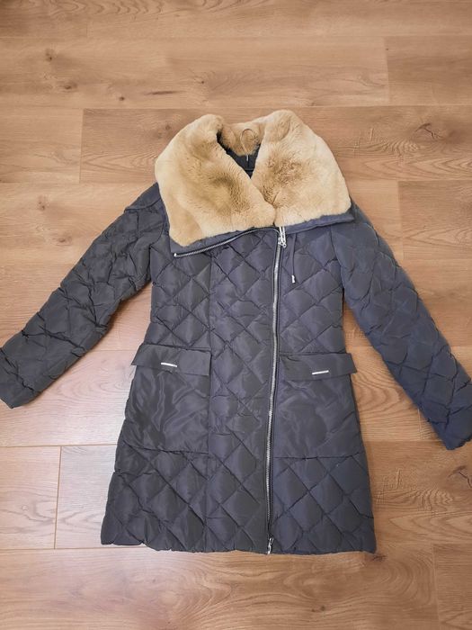 Зимова жіноча куртка