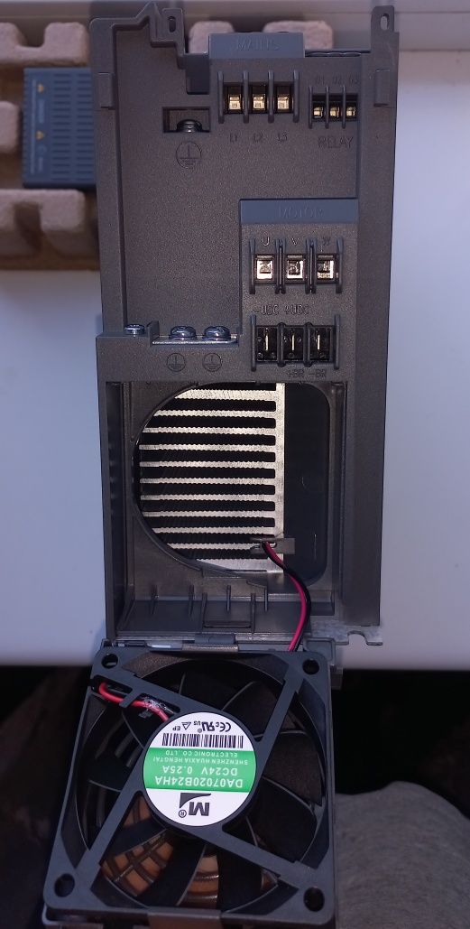 Перетворювач частоти (380 В, 7.5 кВт) Danfoss iC2-Micro IC2-30FA3N04-1