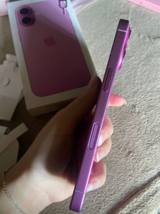 iPhone 16 128ГБ рожевий з магазину чек гарантія захисне 3д скло чохол