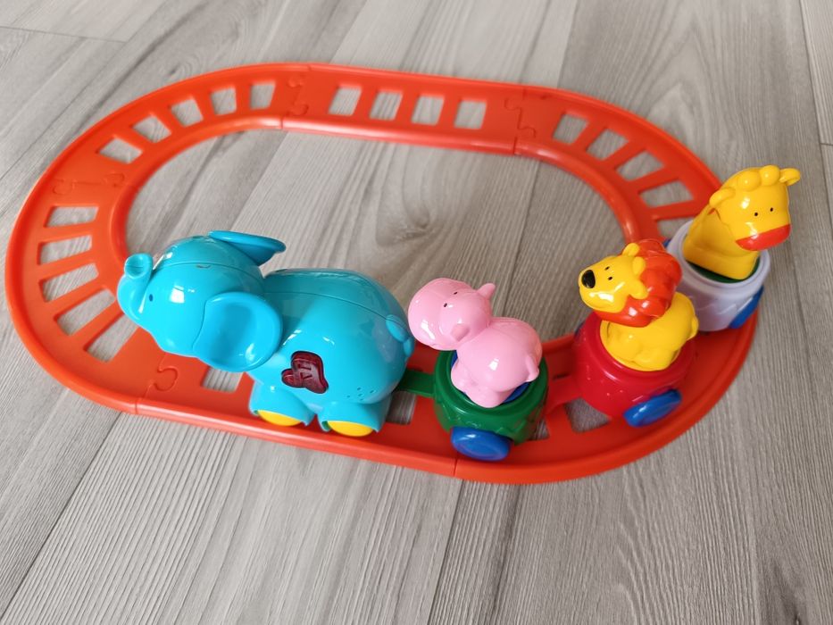 Kolejka ze zwierzętami na baterie