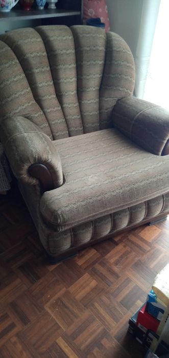 Sofá poltrona robusto 150€