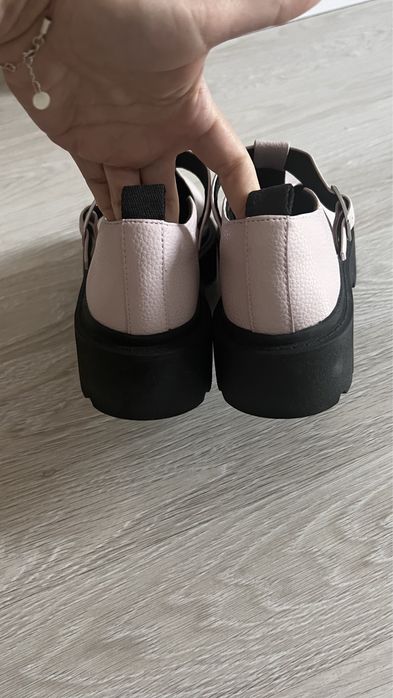 Туфлі в школу Zara - p. 38 в стилі Dr Martens