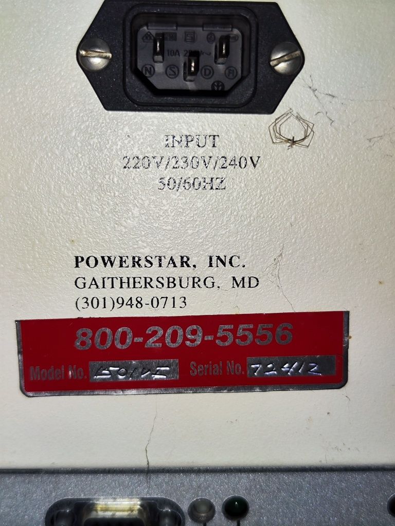 APC Smart UPS 1400 Вт / Вхід 220-240 В / Вихід 100-120 В
