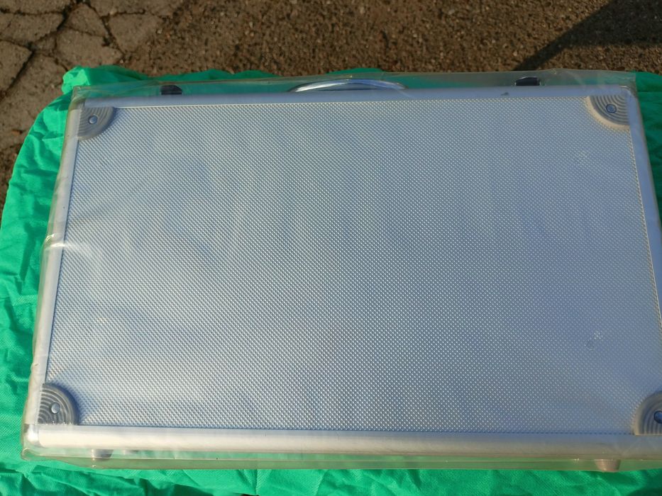 Walizka aluminiowa na monety