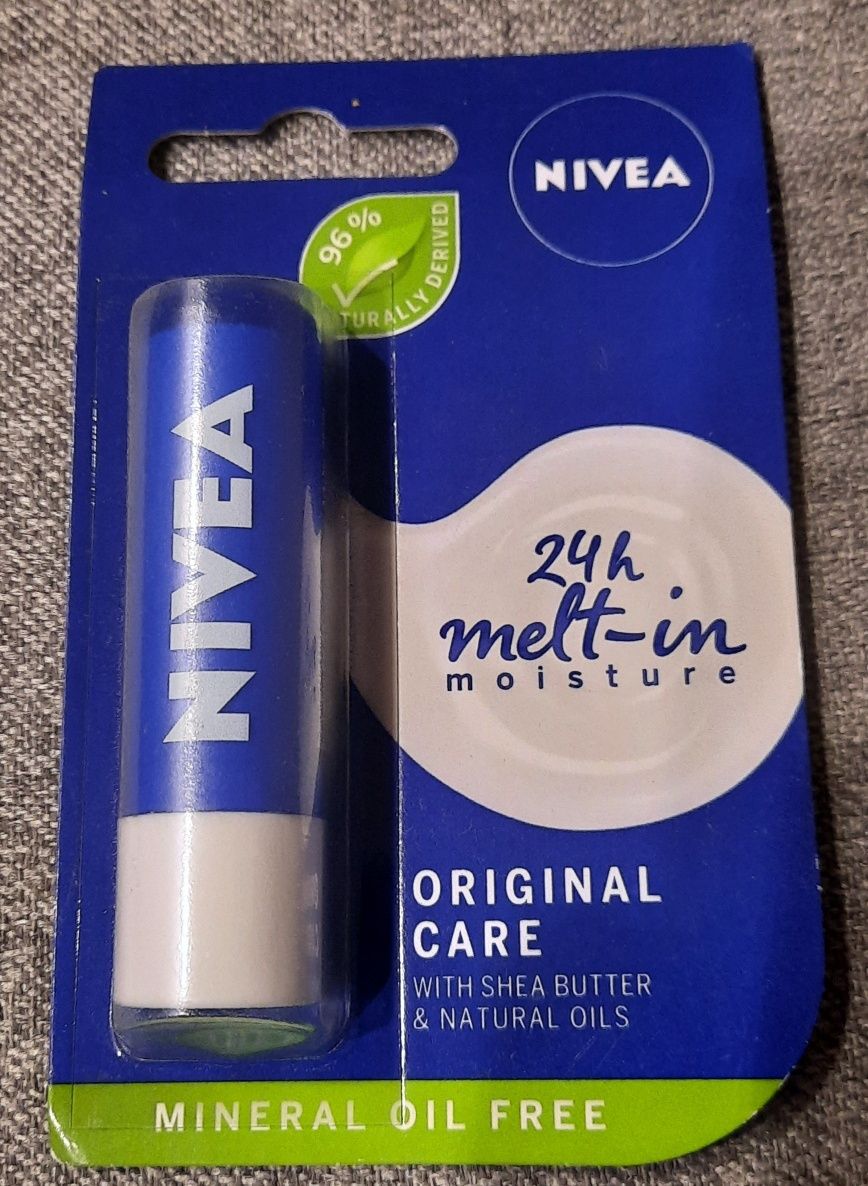 Nivea - pomadka ochronna do ust.