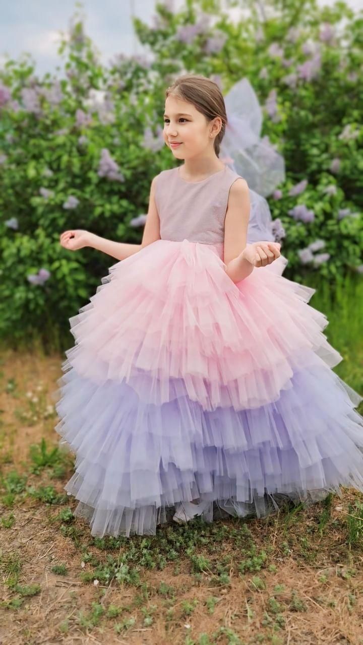 Платье на девочку 7-8 лет пышное длинное нарядное блестящее на выпускн