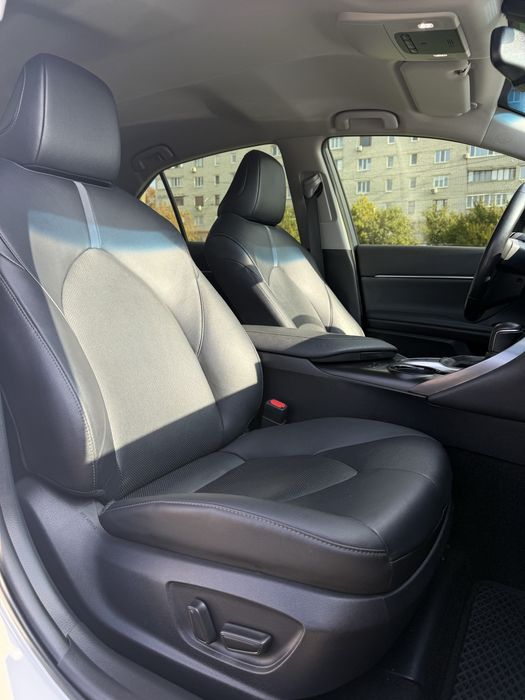 Toyota Camry 2021 elegance офіційна ціла на гарантії