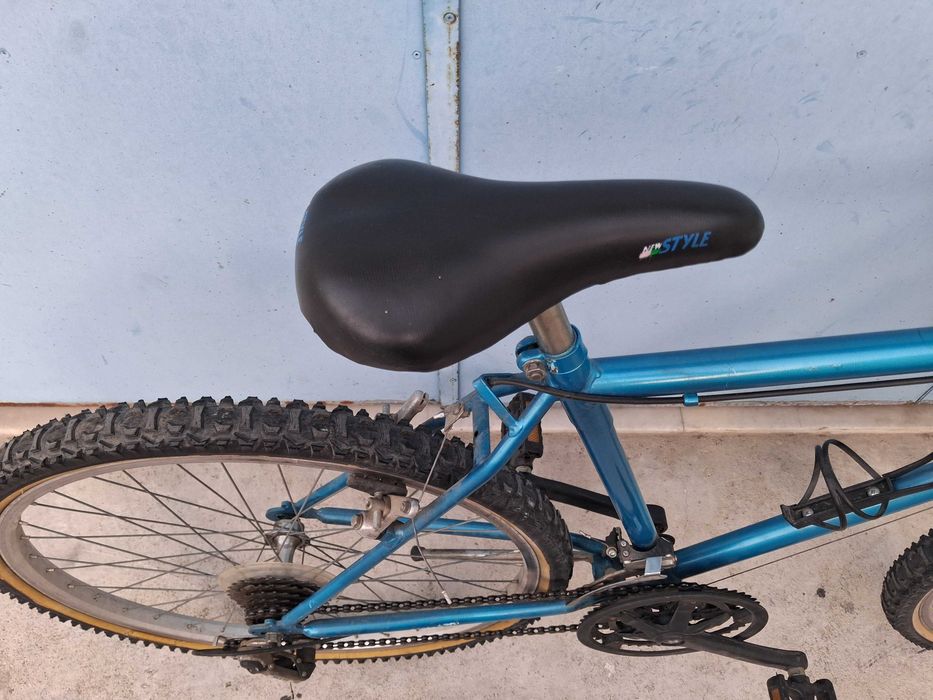 Bicicleta roda 26 pronta a pedalar