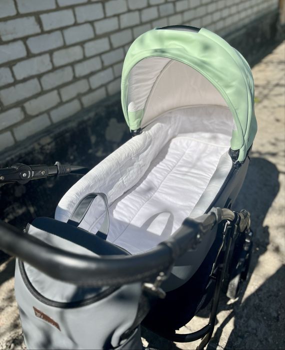 Продам коляску victoria classic 2в 1