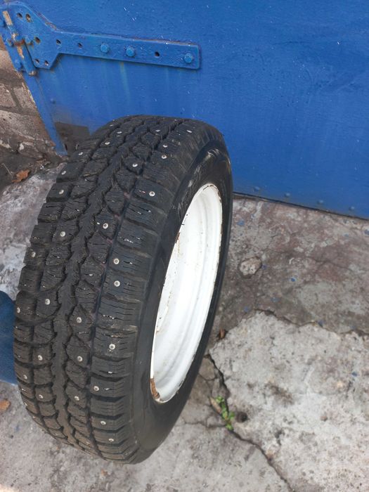 Колеса шипованные с дисками