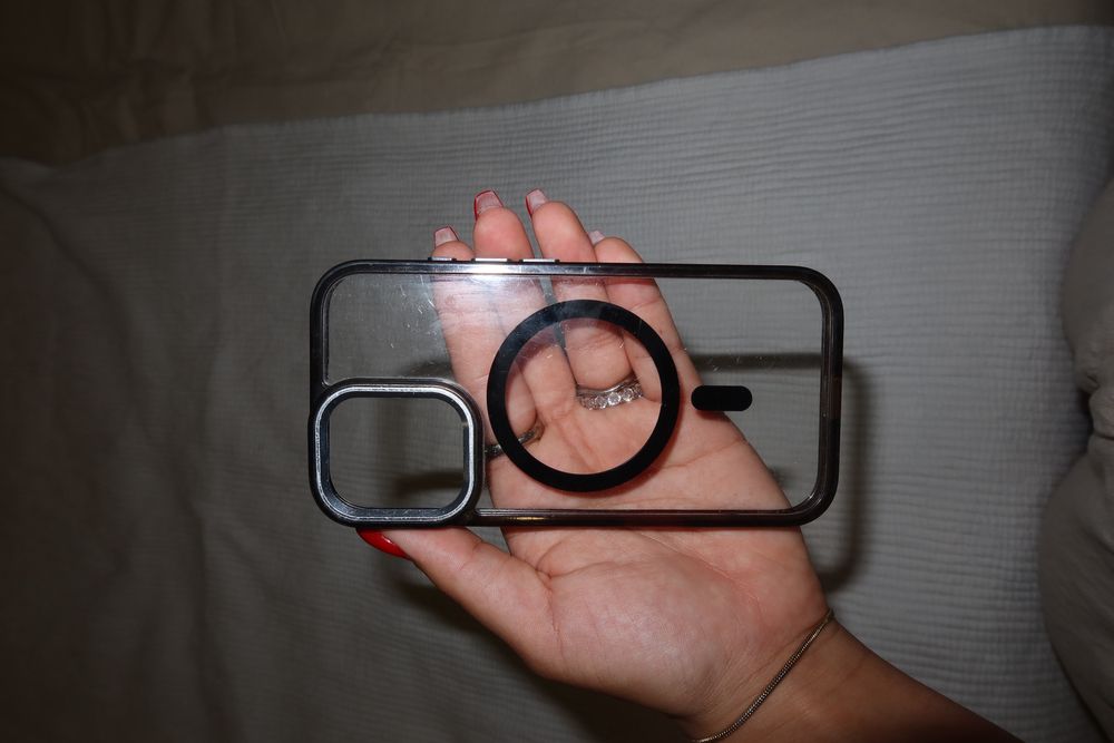 iPhone 16 - 256GB (carregador original + capa)