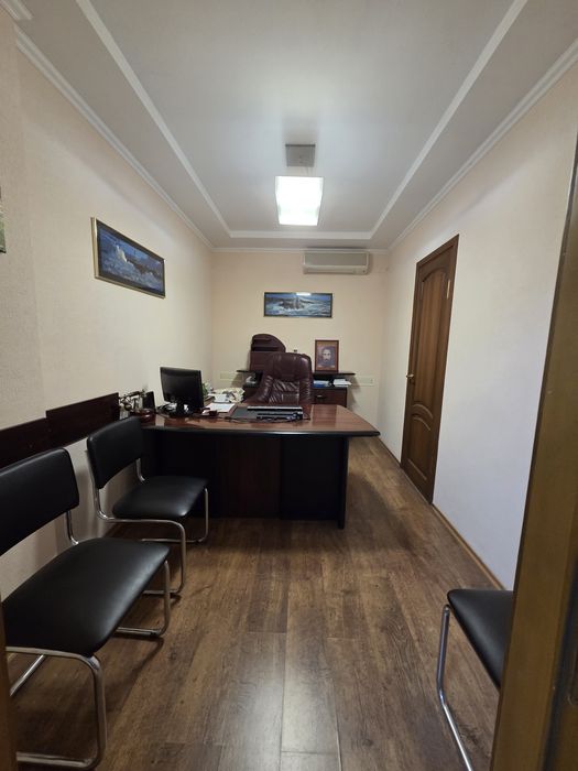 Продам помещение в Центре  метро пл. Конституции