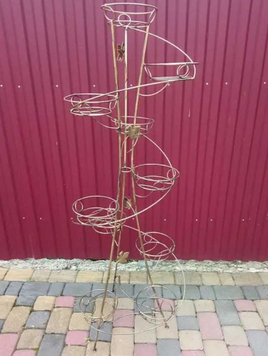 Продам підставку для квітів "Спіраль"