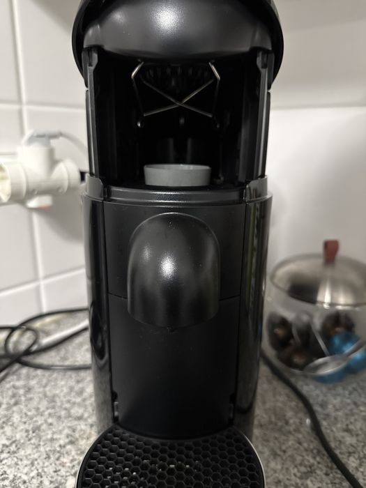 Maquina nespresso vertuo plus delux black C