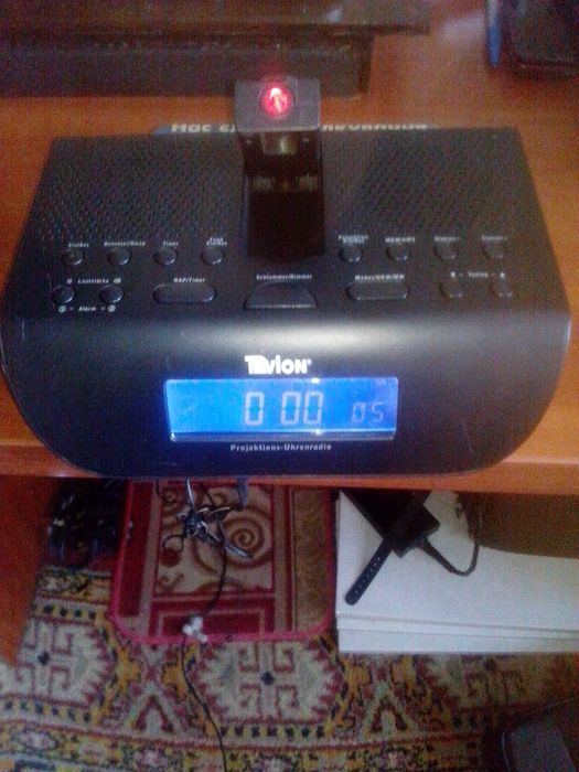 Радиочасы с проэктором Medion MD 83935 Германия