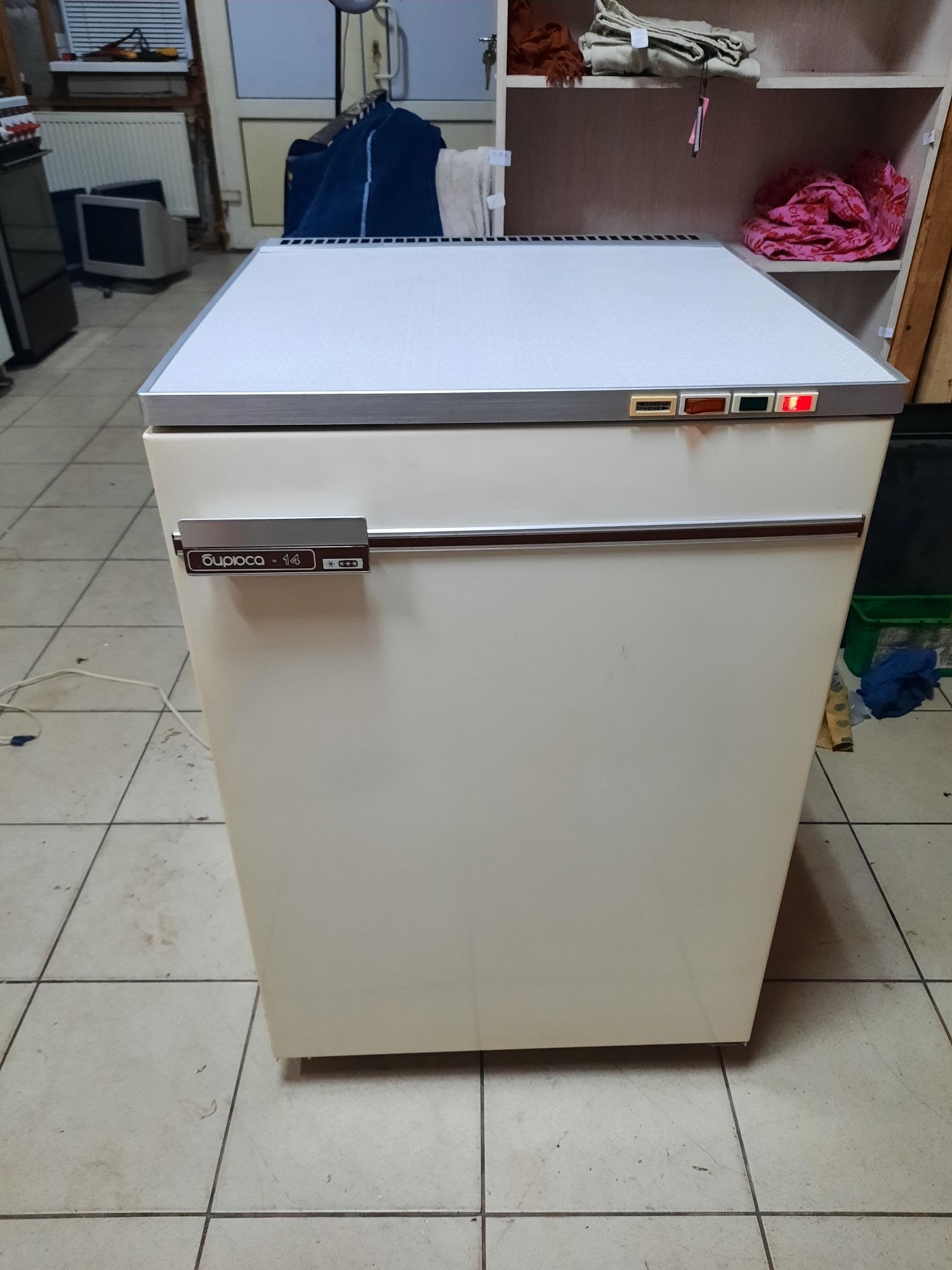 Продам морозильну камеру