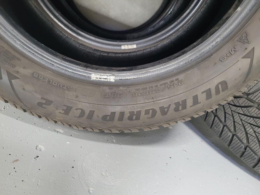Зимові шини Goodyear UltraGrip Ice 2 215/60 R16 99T XL