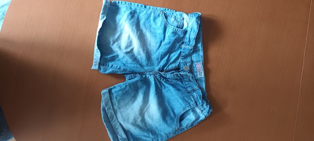Krótkie spodenki jeans 152