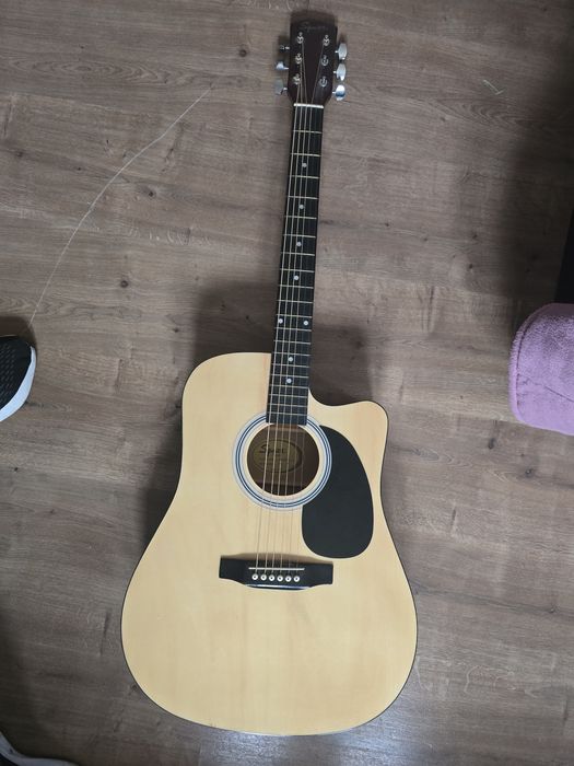 Violão Fender com afinador