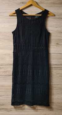 Czarna sukienka koronkowa rozmiar M Reserved