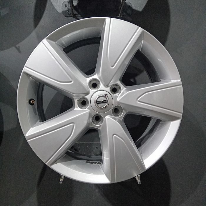 Felgi 17 5x108 Volvo XC40 OE (F508545-5)